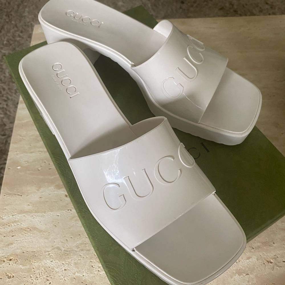 GUCCI White Rubber Sandals